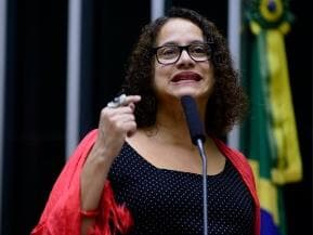 Por votos contra impeachment, PT desfaz coligações e abre crise com PCdoB