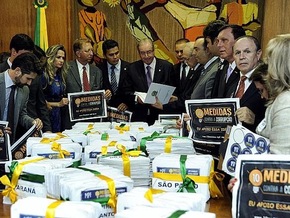 Deputados estudam flexibilizar pacote anticorrupção, diz jornal