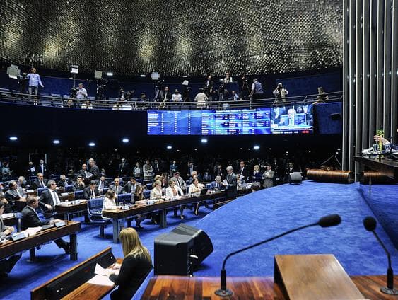 Impeachment: Planalto estima votação folgada a favor do processo