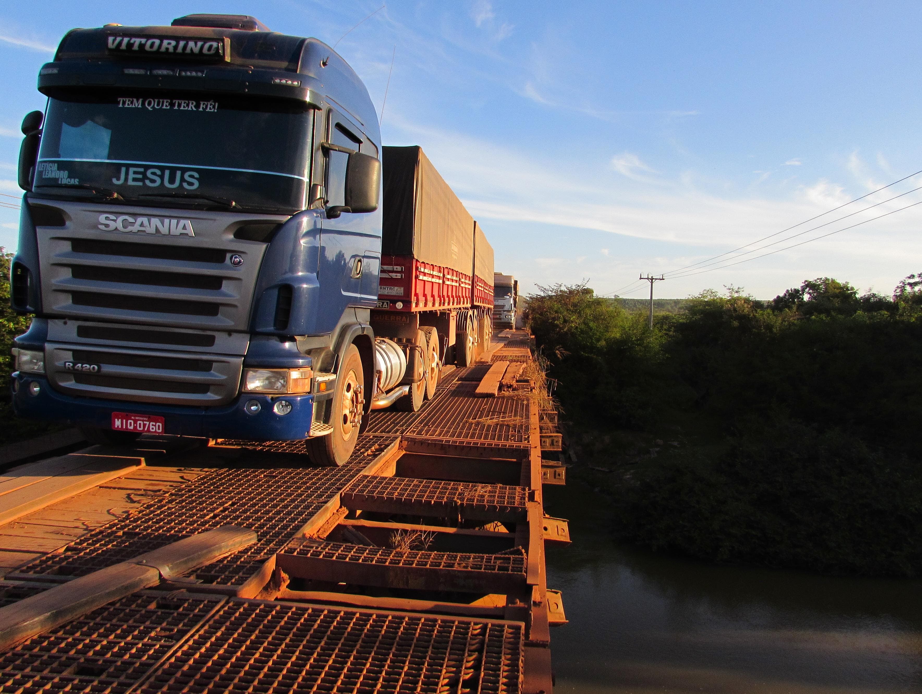 Carga pesada sobre pontes de ferro do sul do Pará