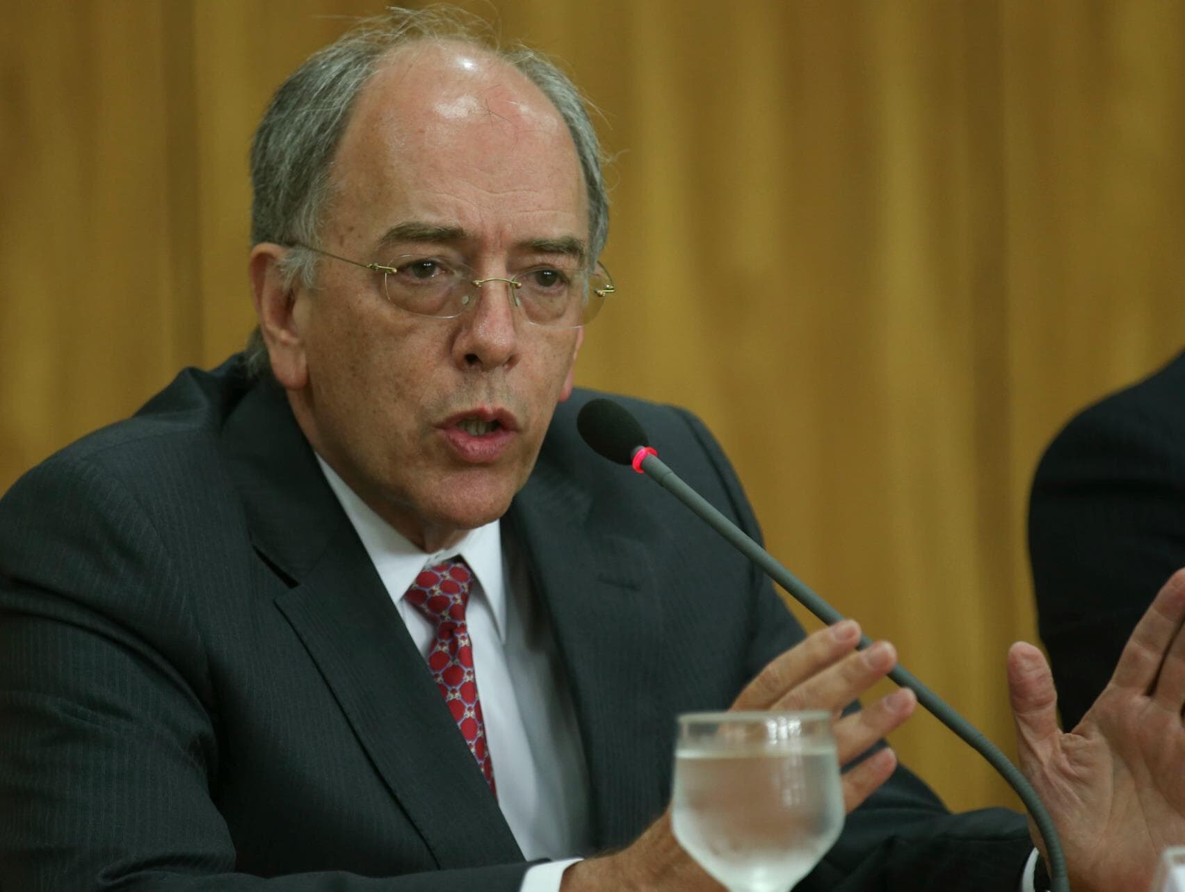 Presidente da Petrobras descarta privatização