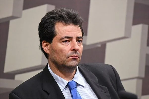 Novo ministro vai à Câmara explicar privatização da Petrobras