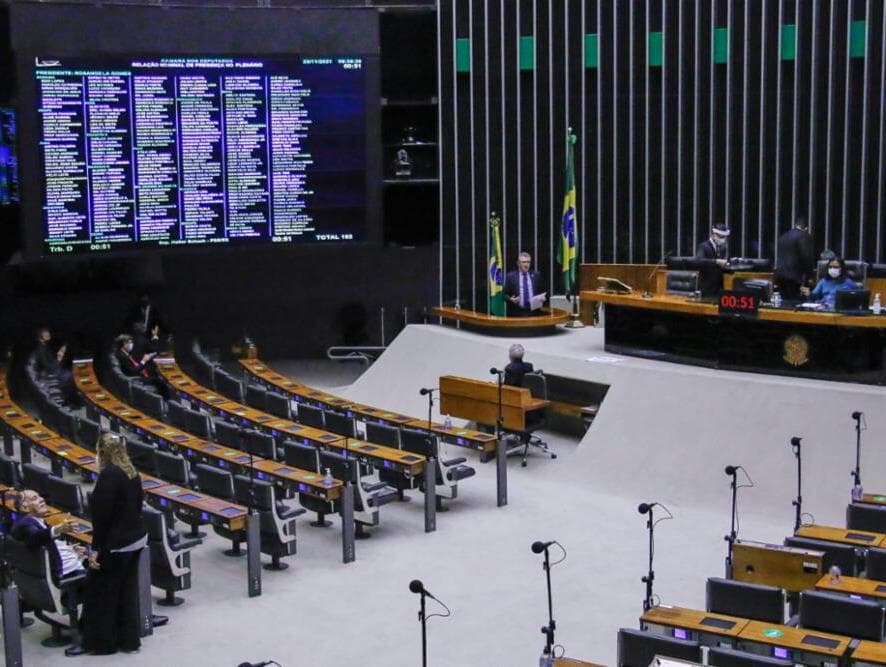 Câmara aprova texto final do "pacote do veneno"