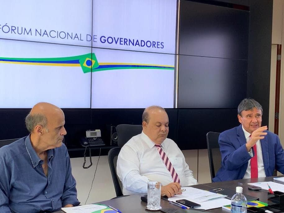 Governadores fecham acordo por fundo para estabilizar preço dos combustíveis