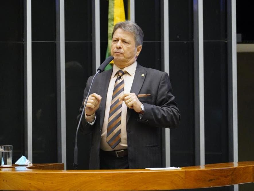 Para deputado bolsonarista, é normal presidente deixar de apurar denúncia