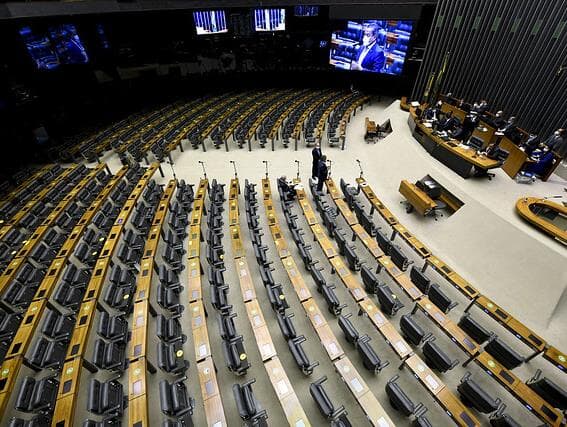 Câmara aprova obrigatoriedade dos planos de saúde na cobertura de medicamentos contra o câncer