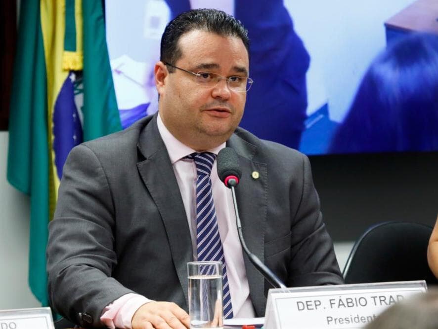 "Ministério da Saúde é a Petrobras de Bolsonaro", diz vice-líder do PSD