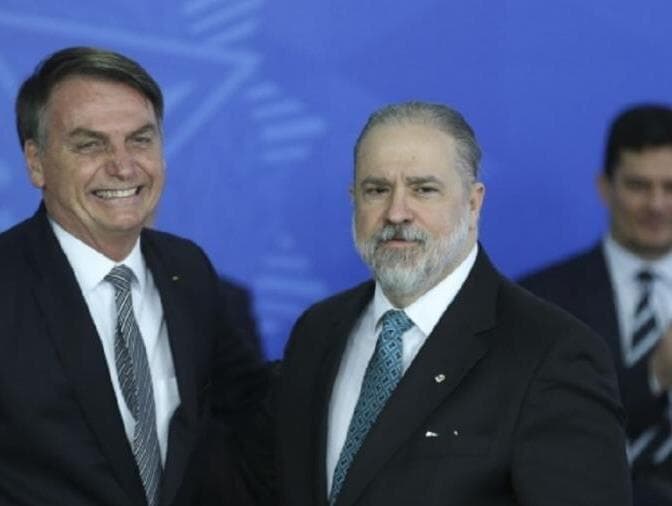 Aras acata pedido da PF e autoriza depoimento de Bolsonaro em inquérito