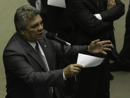 Bancada da bala indica ex-deputado militar para Ministério da Segurança