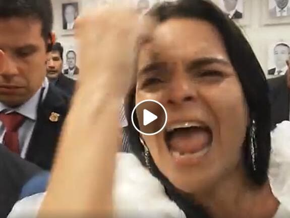 Militares revoltados gritam "Bolsonaro traidor" na Câmara; veja o vídeo