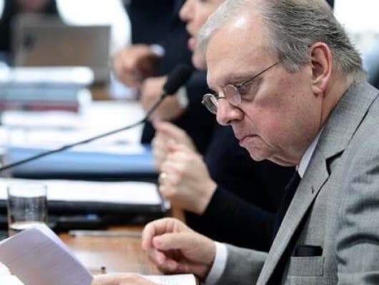 Tasso diz que demissão de Cintra pode fazer governo desistir de CPMF