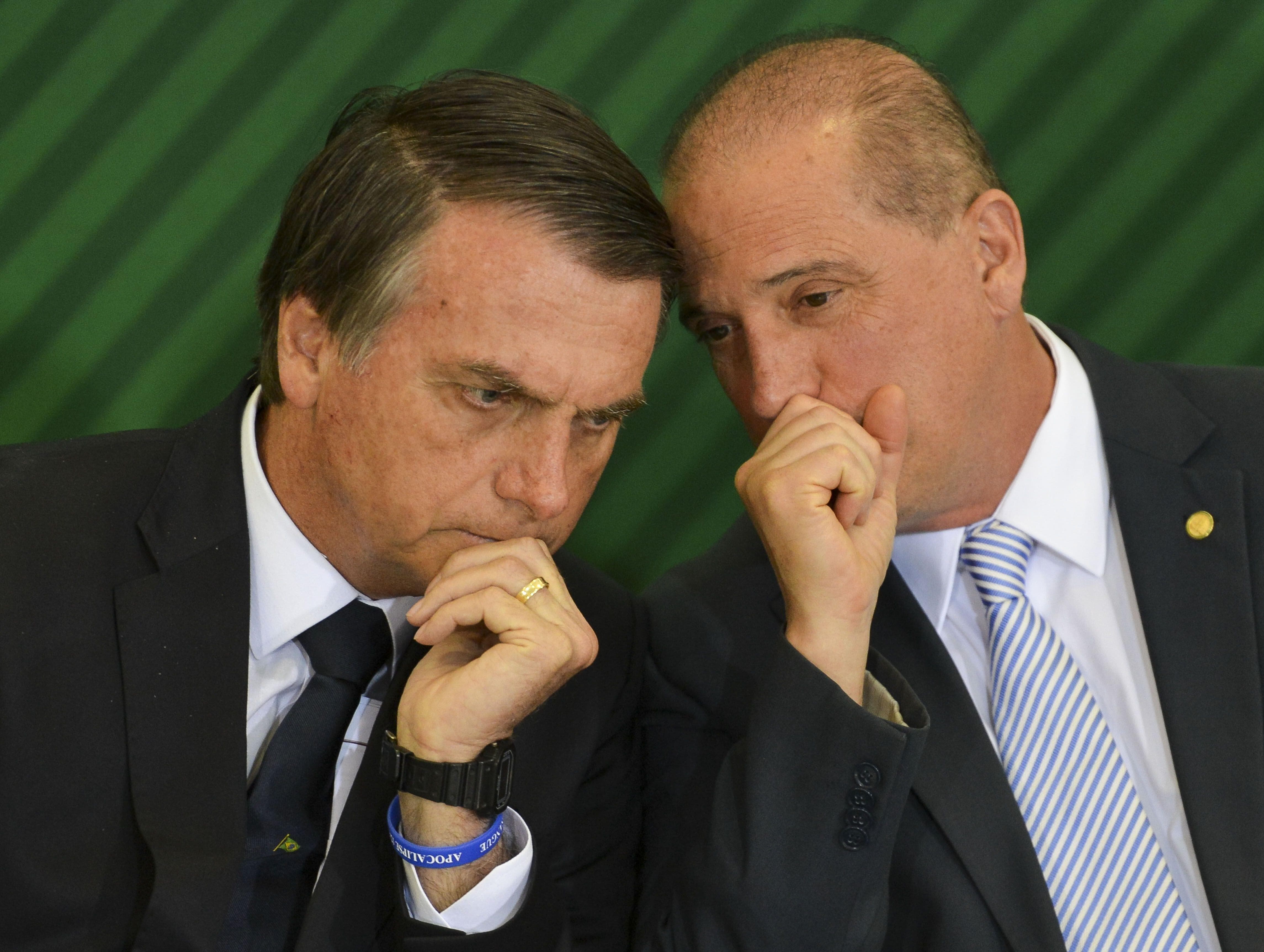 Bolsonaro tira poder de Onyx e transfere articulação política para general