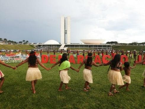 Bolsonaro devolve demarcação de terras indígenas para Ministério da Agricultura