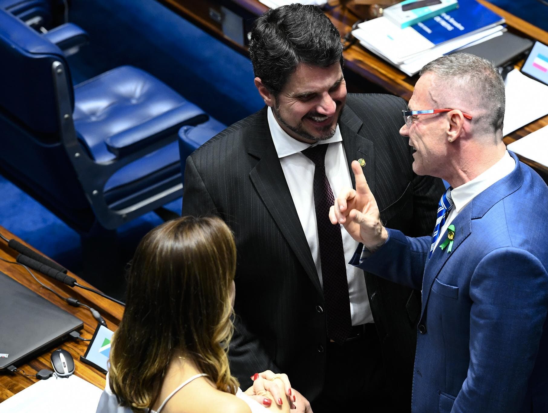 Veja quem votou contra e a favor do decreto das armas de Bolsonaro no Senado