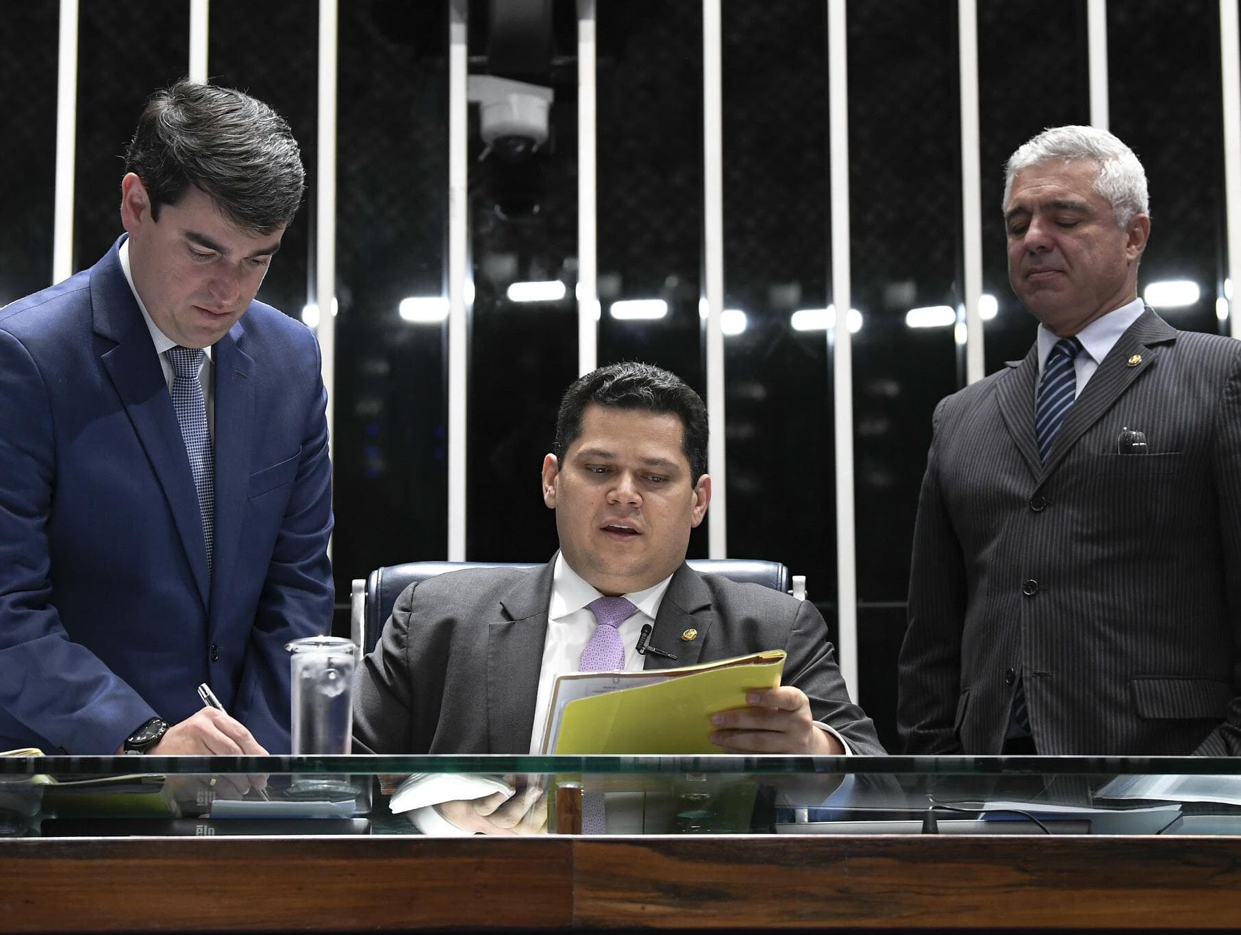 Senado analisa derrubada do decreto das armas de Bolsonaro. Veja ao vivo