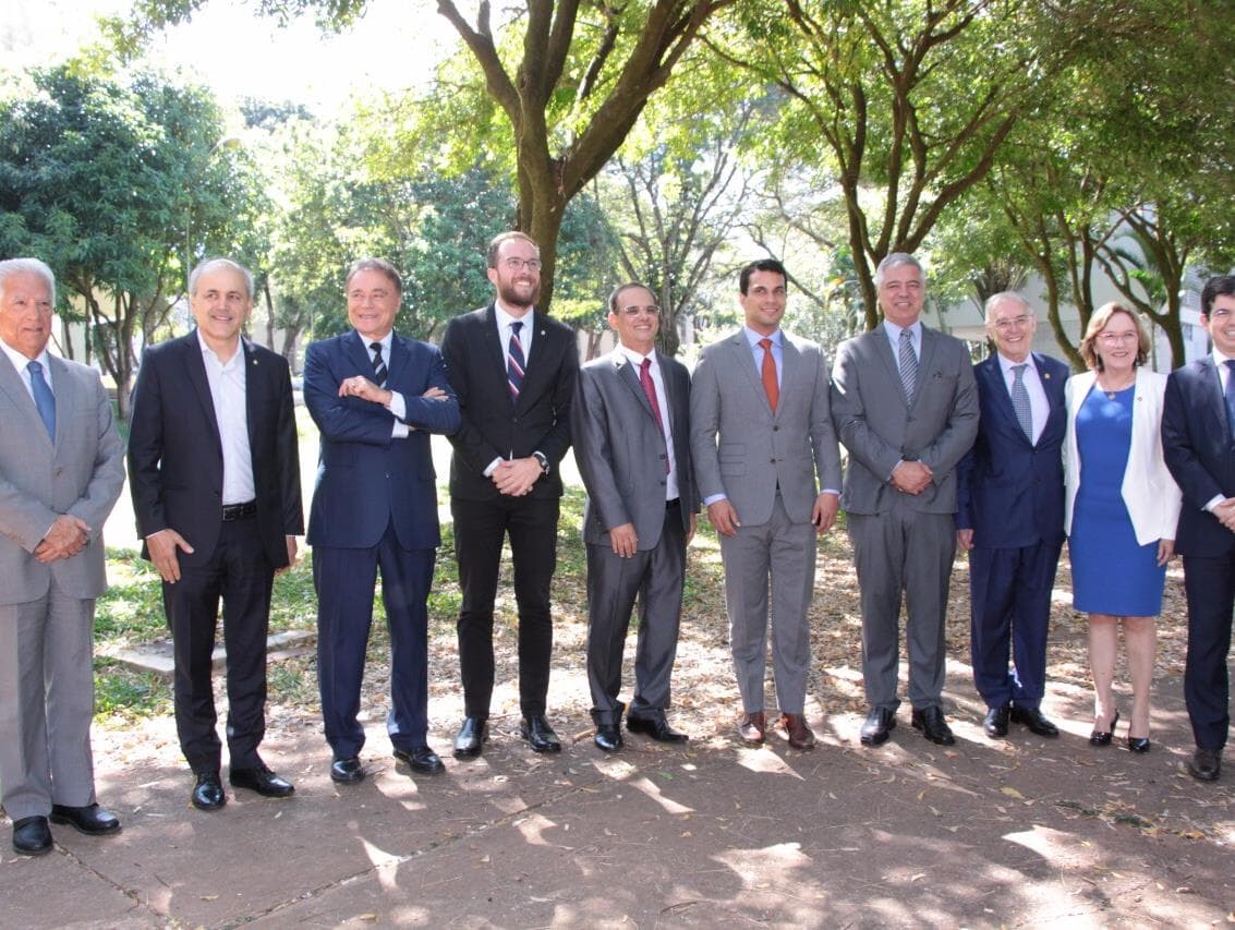 Parlamentares comentam assuntos da política nacional no lançamento do Prêmio Congresso em Foco. Assista