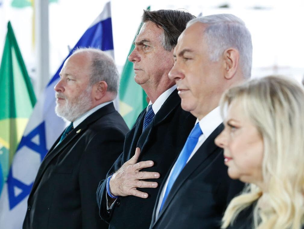 Bolsonaro cita volta a "tratamento equilibrado" sobre Oriente Médio em chegada a Israel