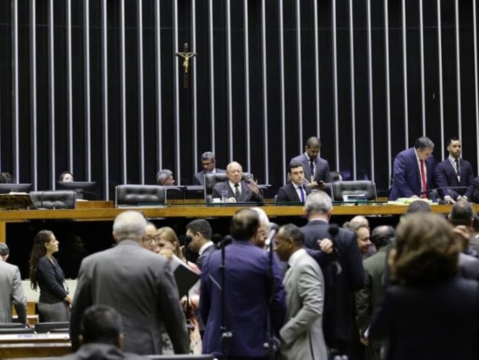 Congresso cancela sessão para votação de vetos