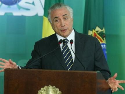 Governo Temer retira 392 mil núcleos familiares do Bolsa Família antes de anunciar reajuste