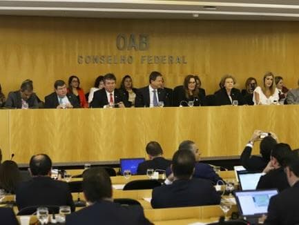 Advogados pedem que OAB pressione STF a discutir prisão em segunda instância