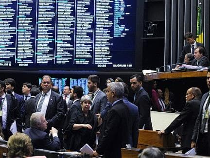 Os deputados presentes em todas as sessões de 2017