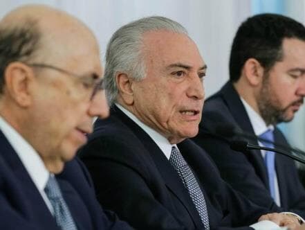 Governo publica MP que adia reajuste de servidores e aumenta contribuição previdenciária