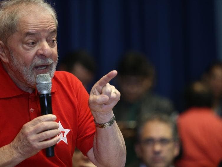 Empresário diz que assinou recibos de imóvel ocupado por Lula em um único dia