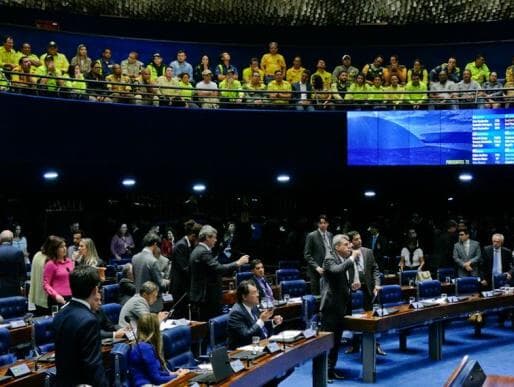 Agentes de trânsito podem trabalhar armados, decide Senado