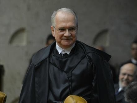 Fachin retira sigilo de áudio da JBS que compromete ministros e ex-procurador