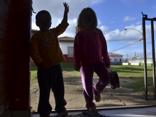 Câmara aprova projeto que facilita adoção de crianças e adolescentes