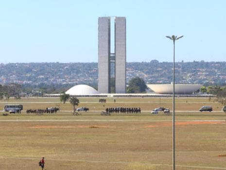 Mesmo impopular, Temer aproveita pouco barulho à esquerda e à direita nas ruas para tocar agenda