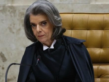 Cármen Lúcia nega pedido de deputado para suspender sua troca na CCJ