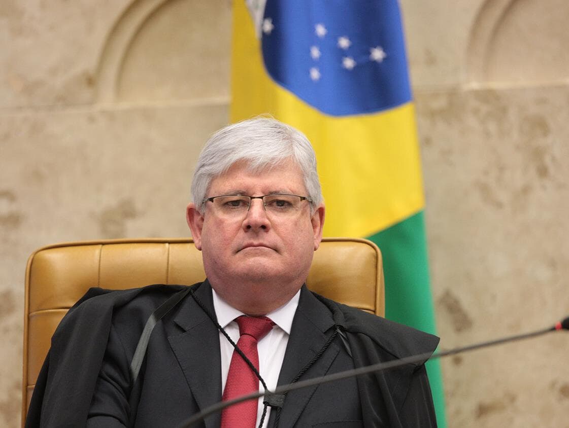 Para Janot, terceirização irrestrita e ampliação de contratos temporários violam Constituição