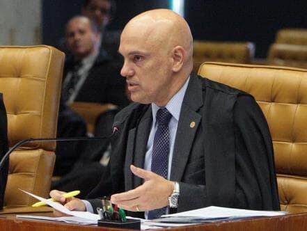 Alexandre de Moraes pede vista e interrompe julgamento sobre restrições ao foro privilegiado