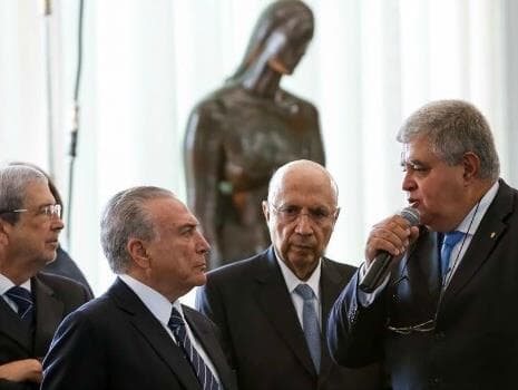 Aliados de Temer no Congresso apostam na superação da crise