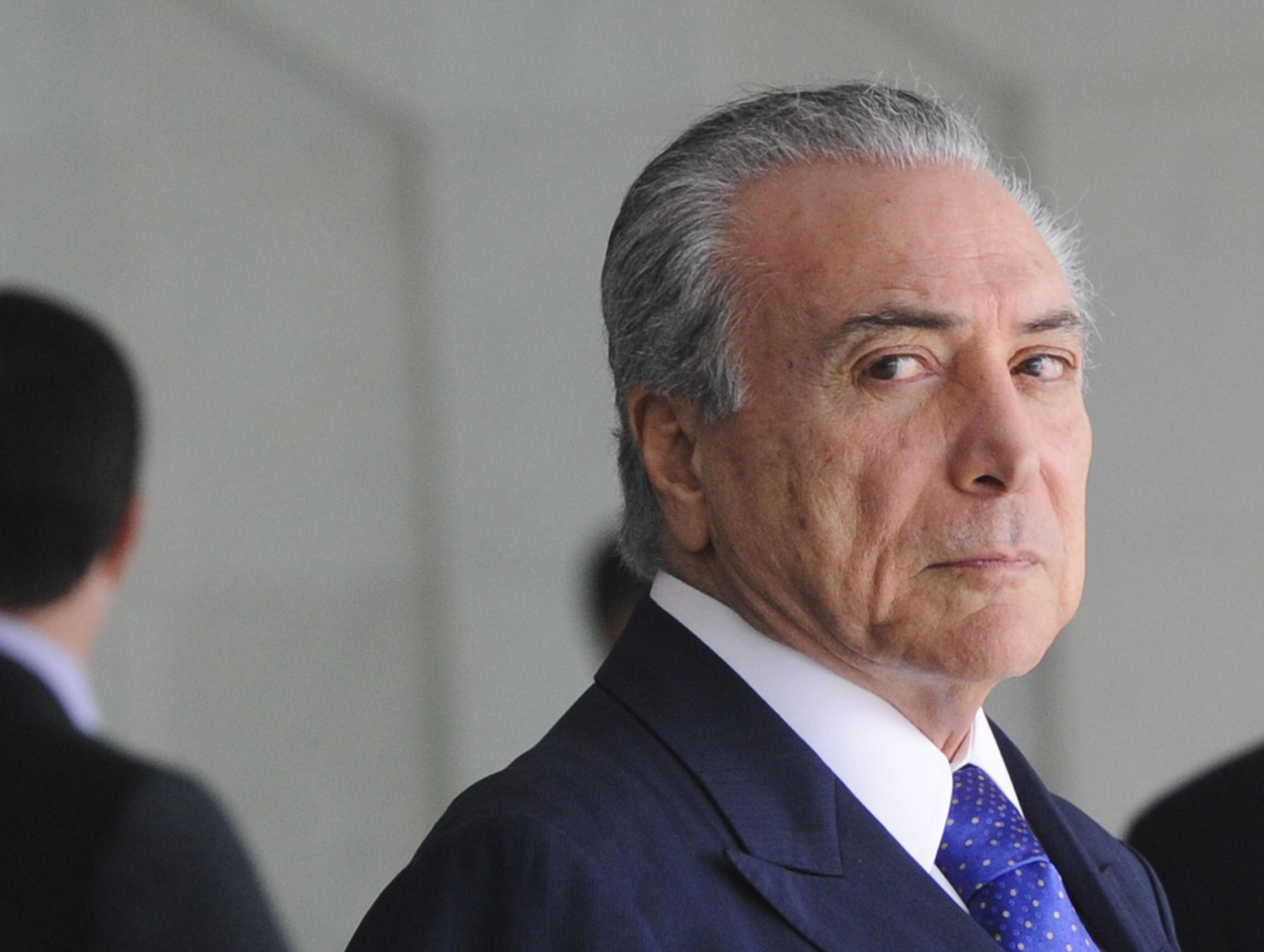 Dono da JBS grava Michel Temer avalizando compra de silêncio de Eduardo Cunha