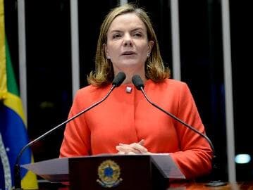 Gleisi Hoffmann sai em defesa de Lula e chama Moro de "animador de torcida"