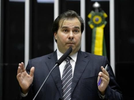 Rodrigo Maia tenta acordo para escolher relator da comissão de orçamento