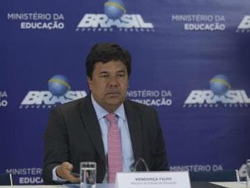 MEC retira termo "orientação sexual" da versão final da Base Curricular