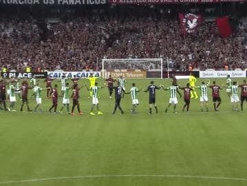 Feras e gladiadores - o dia em que o Atletiba enfrentou a TV Globo