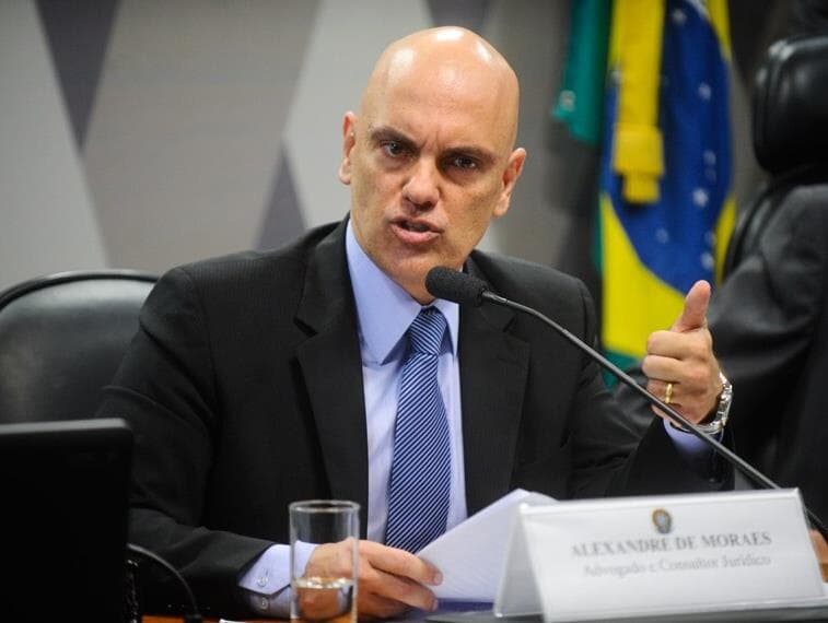 Indicação de Moraes para vaga no STF é aprovada na CCJ do Senado por 19 votos