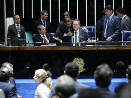 Cerca de 40% dos senadores que escolherão o novo ministro do STF estão com pendências na Corte