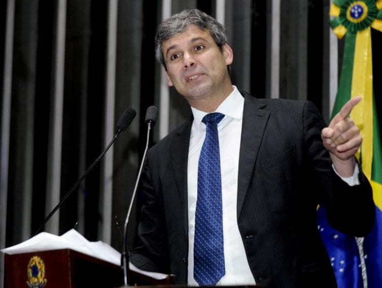 Lindbergh Farias vai recorrer de suspensão de direitos políticos por quatro anos