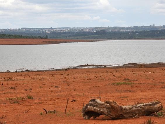 Apesar das chuvas, mais quatro regiões têm abastecimento de água reduzido nesta segunda