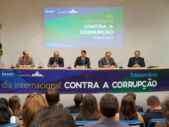 CGU: 65% dos servidores públicos expulsos se envolveram em casos de corrupção