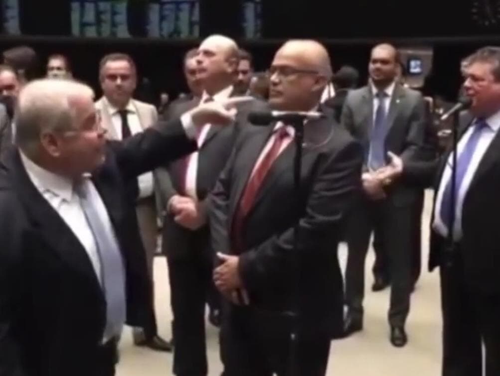 Crise de Geddel mina candidatura do irmão Lúcio Vieira Lima à vice-Presidência da Câmara