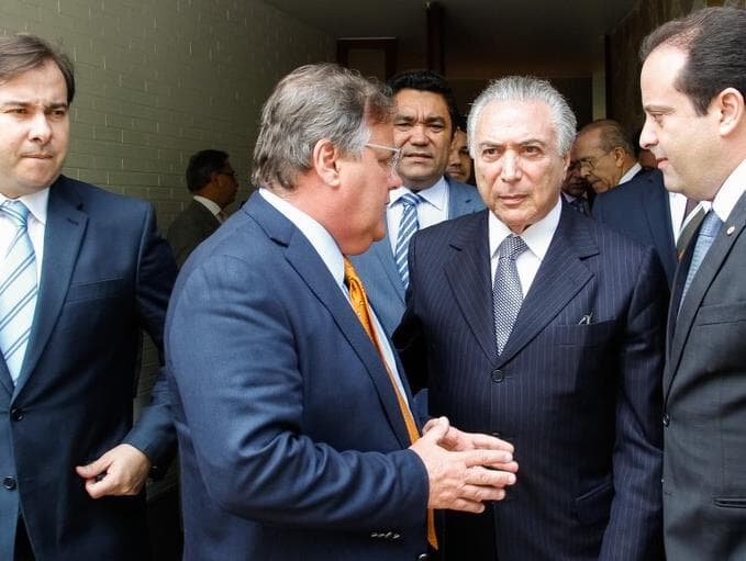 Aliados do governo no Congresso tentam proteger Temer da crise política gerada pelo caso Geddel