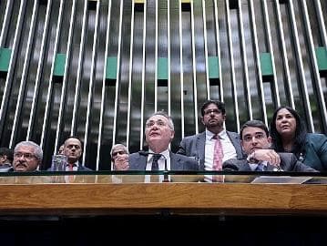 Deputados mantêm veto sobre gratificação a aposentados e pensionistas