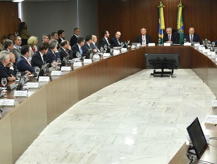 Governadores ficam sem ajuda financeira da União