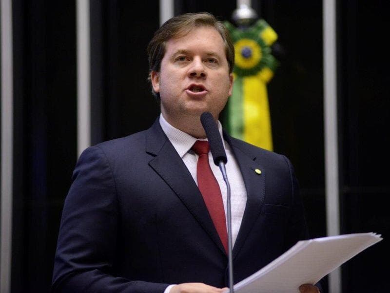 Deputado réu no STF assume Ministério do Turismo